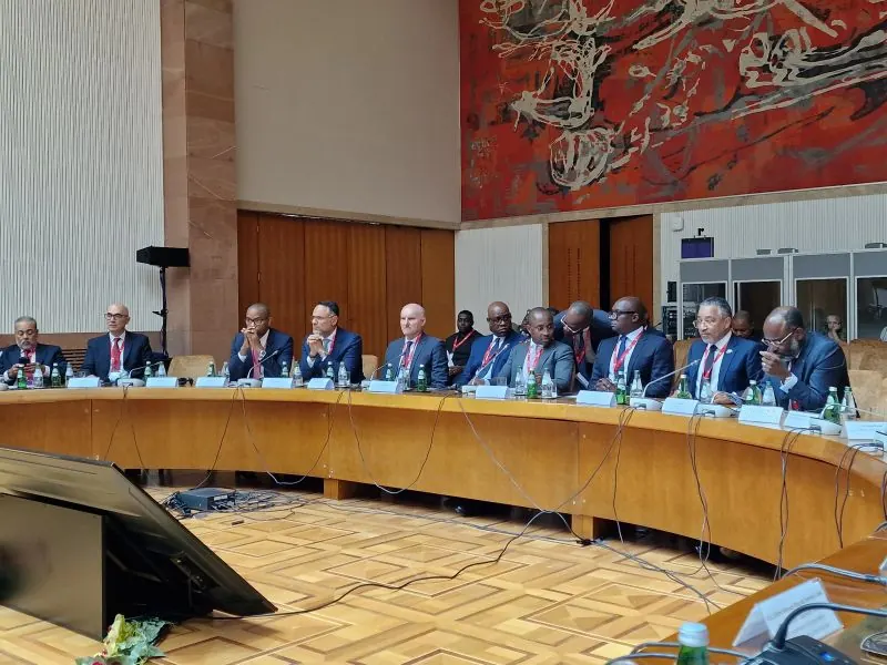 Angolan and Serbian delegations at the meeting table in Belgrade